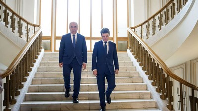 Ilie Bolojan și Nicușor Dan, la ceremonia de predare - primiare a mandatului de președinte al României