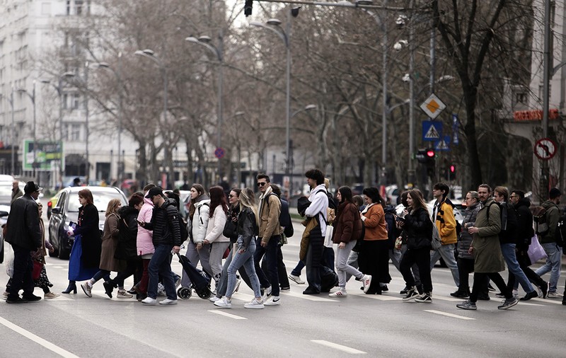 Peste 1,1 milioane de tineri pot vota pe 9 iunie pentru prima dată în viață. Categoria de vârstă 18-34 de ani, mai numeroasă decât 65+