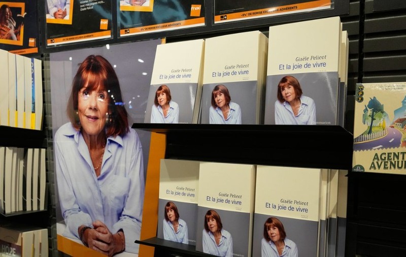 Supraviețuitoarea „monstrului din Avignon” a povestit într-o carte de memorii ororile prin care a trecut. Volumul a ajuns bestseller în mai puțin de o săptămână