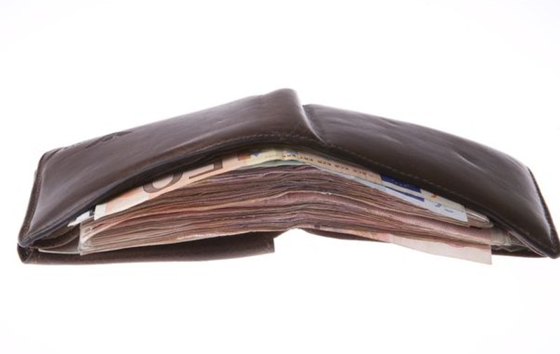 Îți vine să crezi? Cel mai mare salariu din Bucureşti: 100.000 de euro pe lună! 