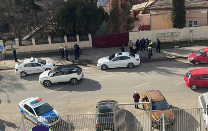 Doi polițiști din Olt s-au luat la bătaie, după o șicanare în trafic, la Slatina. Unul dintre agenți a ajuns la spital