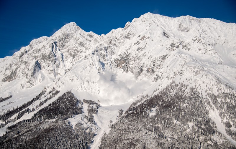Patru persoane au murit într-o avalanșă în Austria, la granița cu Elveția
