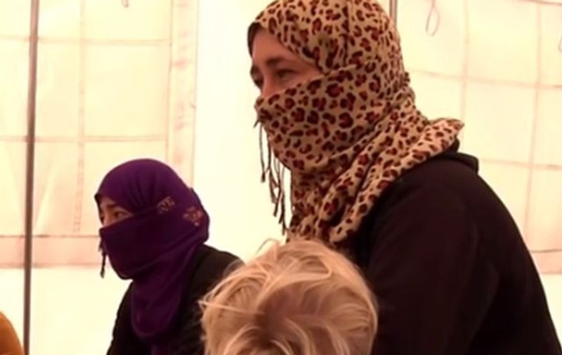 O tânără folosită ca sclavă sexuală de ISIS face mărturiri şocante: "Eram violată în fiecare zi. Nu vă puteţi imagina ce ne făceau" | VIDEO