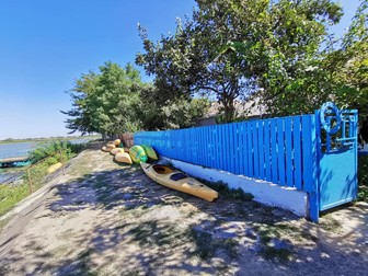 Intrarea în curtea casei părinteaști a lui Patzaichin din Mila 23, Tulcea. Aici a crescut canoistul | Foto: Oana Radu Turcu