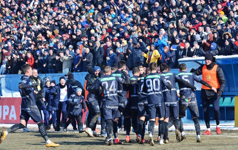 LIVETEXT Cupa României la fotbal, semifinale, tur: Hermannstadt - Gaz Metan Mediaș. Rusu a făcut diferența. Oaspeții au jucat în ”10”. Pustai, eliminat / VIDEO