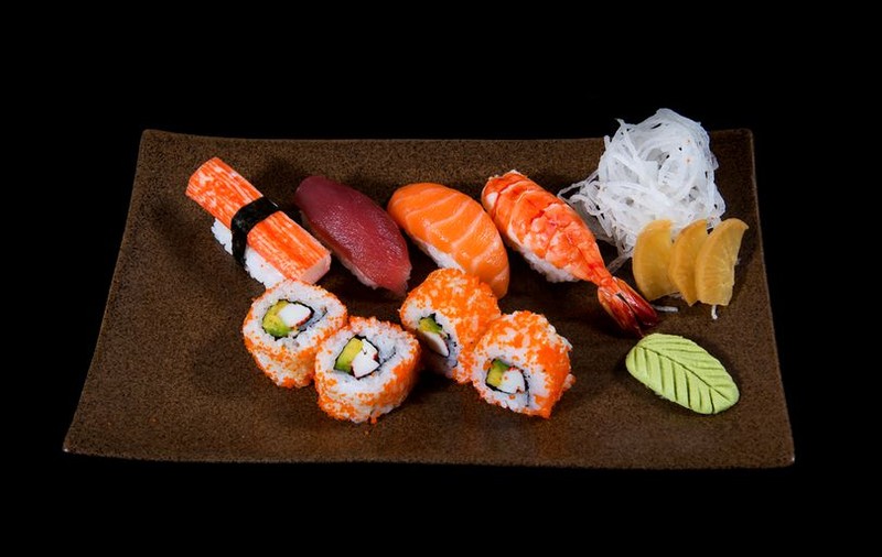 Un bătrân din Coreea de Sud a rămas fără brațul stâng, după ce a mâncat sushi