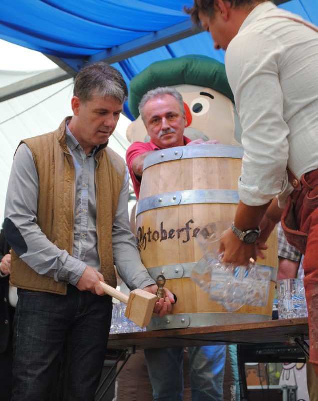 Oktoberfest Brașov, bere cu doar 4,5 lei și concurs de Miss