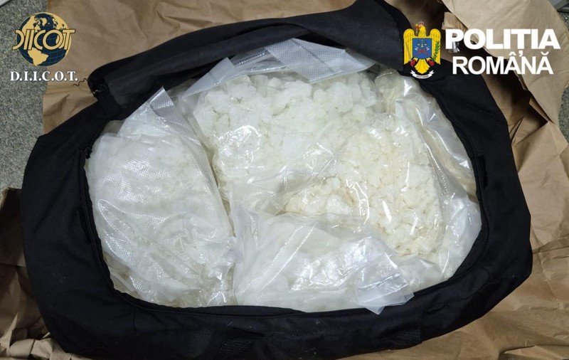 Un polonez din Oradea voia să vândă peste 150 de kilograme de „cristal” prin metoda dead drop