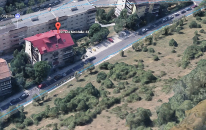 Stare de alertă la Brașov: Un bloc va fi evacuat din cauza prăbuşirii parţiale a terenului de sub fundaţia clădirii
