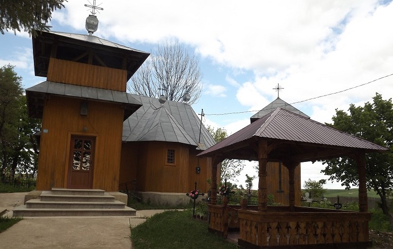 Bisericuța de lemn din Horlăceni, cel mai vechi sat din Moldova, găzduieşte încă slujbe