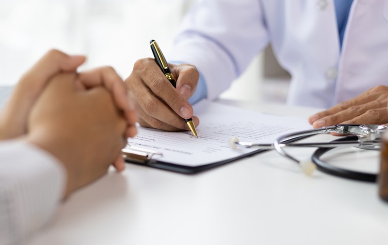 Un copil de 2 ani a murit după ce medicul care i-a scris rețeta a uitat să pună o virgulă