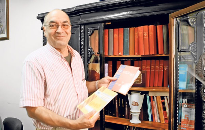 El e «proful de genii»! Radu Gologan câştigă 1.000 de dolari pe lună, dar scoate pe bandă rulantă matematicieni cu venituri de 200.000 de dolari pe an
