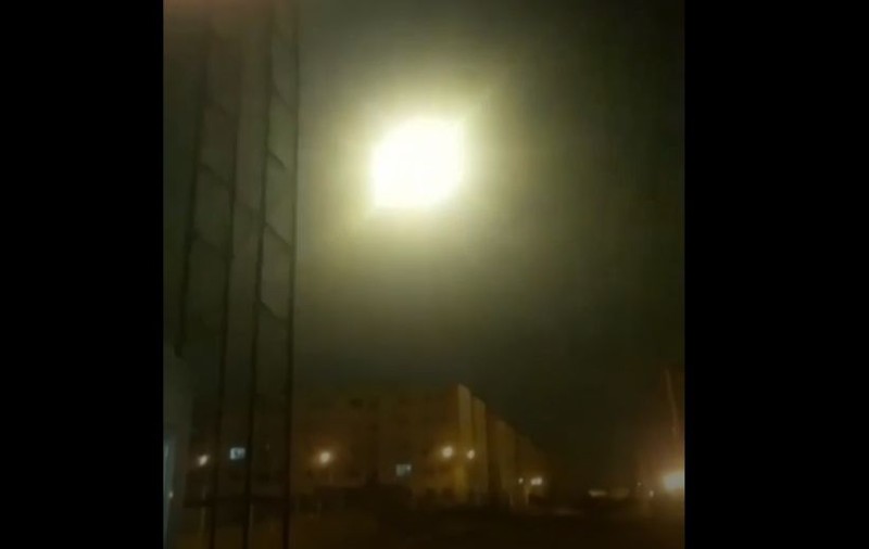 Momentul în care o rachetă lovește avionul ucrainean. Aeronava a mai zburat câteva minute