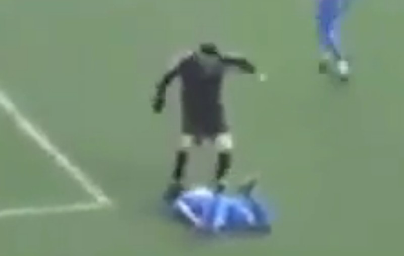 Grecia este în stare de șoc! Un jucător a fost bătut măr pe terenul de fotbal