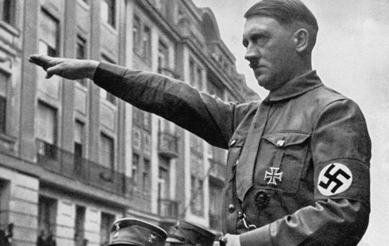 Raport despre viaţa sexuală a lui Adolf Hitler, declasificat de CIA. "Un sadomasochist, cu posibile tendinţe homosexuale"