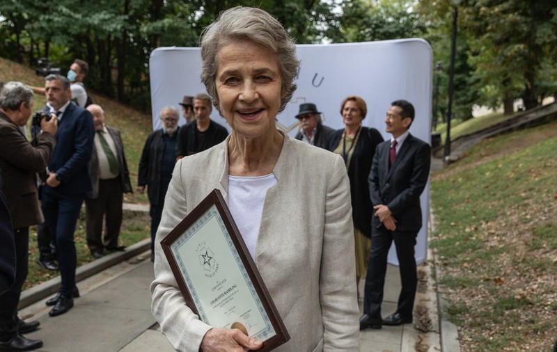 Charlotte Rampling a primit o stea pe Aleea Celebrităților din Sibiu. Cum a reacționat celebra actriță britanică