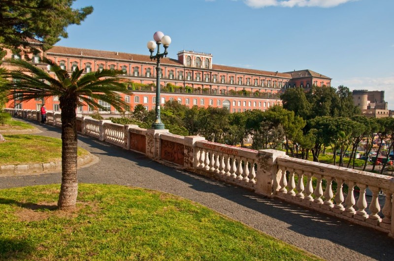 Locuri de vizitat în Napoli - Palatul Regal