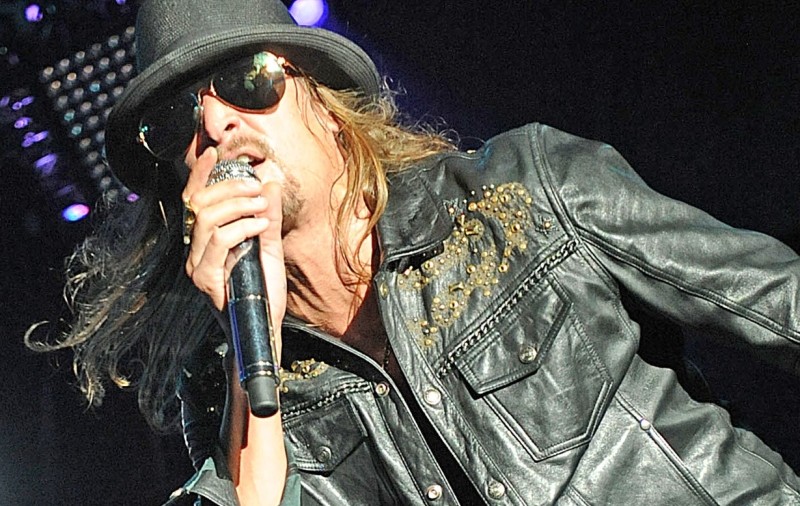 Kid Rock trebuie să plătească 35.000$ bărbaţilor pe care i-a bătut 