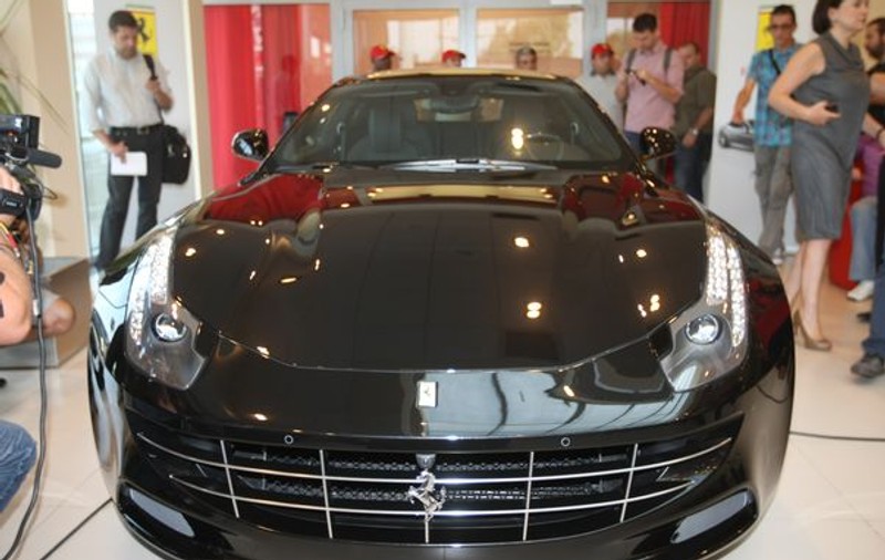 FF, primul Ferrari cu tracţiune integrală, a fost prezentat în România