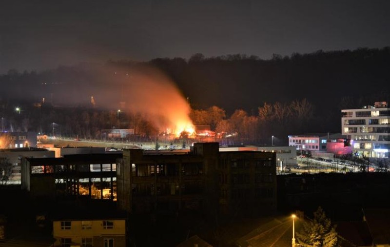 Incendiu puternic la o grădiniță din Cluj-Napoca. Flăcările au cuprins și o anexă a Muzeului Satului (FOTO&VIDEO)