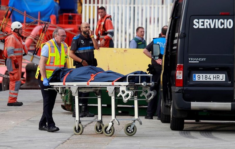 Muncitori români, implicați într-un accident tragic în Portugalia. Unul a murit după ce a zburat prin parbrizul microbuzului