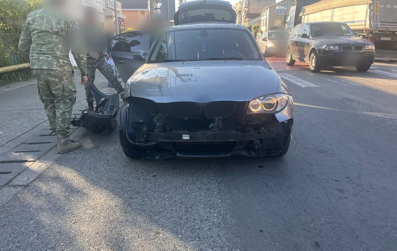 Șoferiță lovită de un TAB, în Filiași, Dolj. Tânăra nu a acordat prioritate coloanei militare