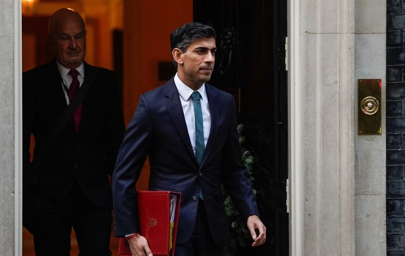 Premierul britanic Rishi Sunak, călătorii de peste 500.000 euro cu avionul privat, în două săptămâni. „Risipă șocantă”