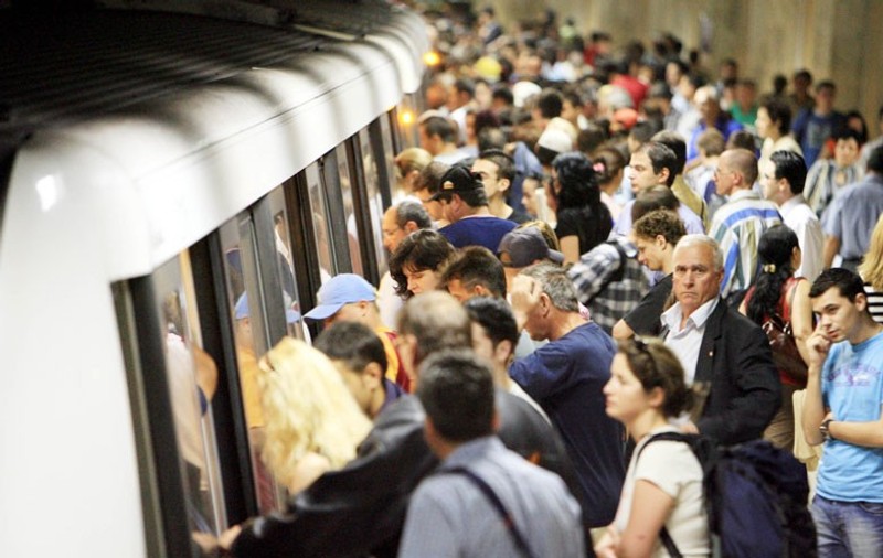 Peste 2.000 de angajaţi Metrorex ies joi în stradă