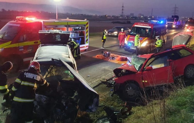 O persoană a murit și alte două, rănite, în urma unui accident produs în Alba