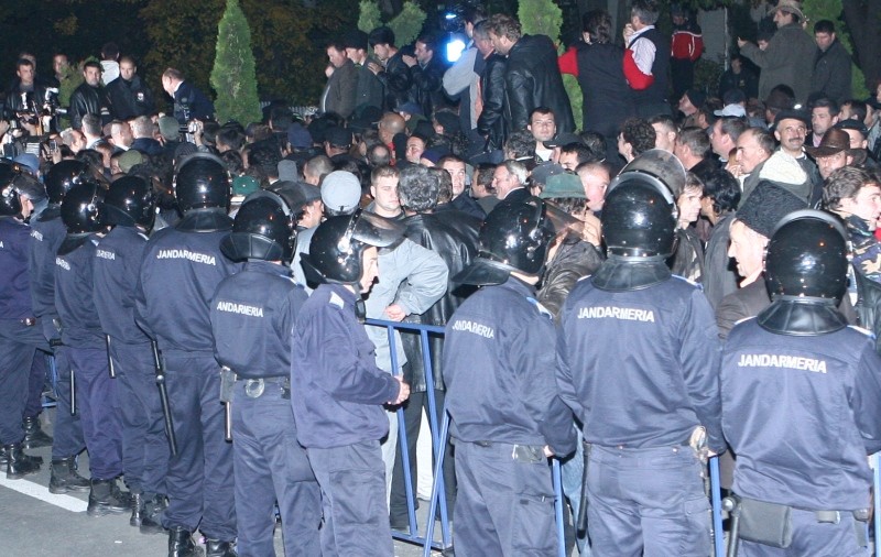 Protest în faţa Palatului Cotroceni 