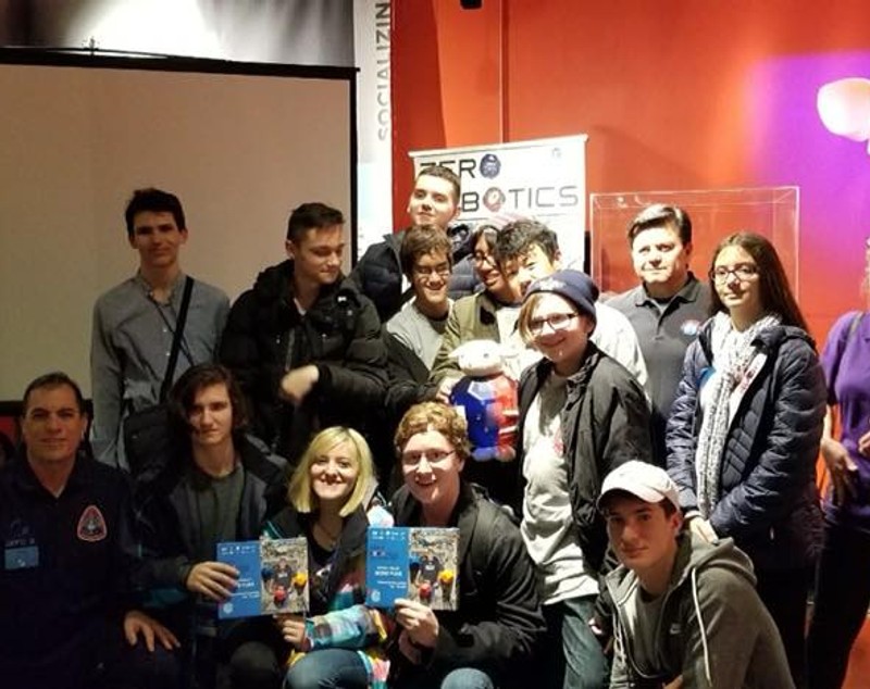 Elevi din Timișoara, premiați la finala unui concurs organizat de NASA. Au programat roboți pentru Stația Spațială Internațională