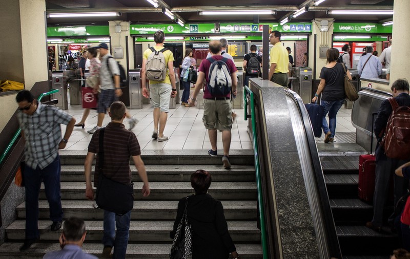 BĂRBAŢII europeni sunt MAI ÎNALŢI decât în secolul XIX. Uite CU CÂT AU CRESCUT în 100 de ani