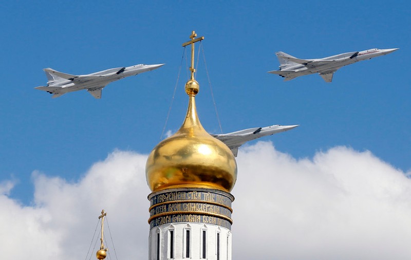 Trei militari ruşi au murit, catapultați accidental dintr-un bombardier strategic Tu-22M