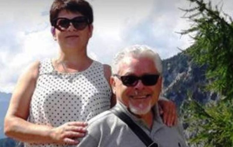 O româncă și-a înjunghiat iubitul italian, apoi i-a tăiat penisul. Femeia a chemat singură poliția