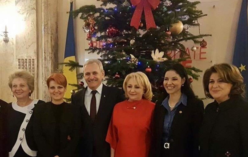 Liviu Dragnea, alături de Viorica Dăncilă într-o postare de Crăciun a deputaţilor PSD. Ce le urează social-democraţii românilor