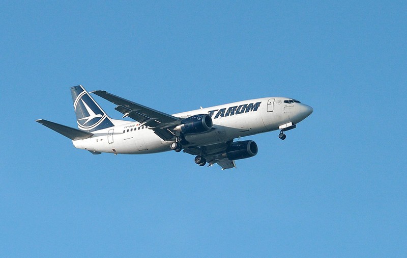 Un avion Tarom, cu destinația Grecia, a fost întors din drum. Piloții au simțit miros de fum