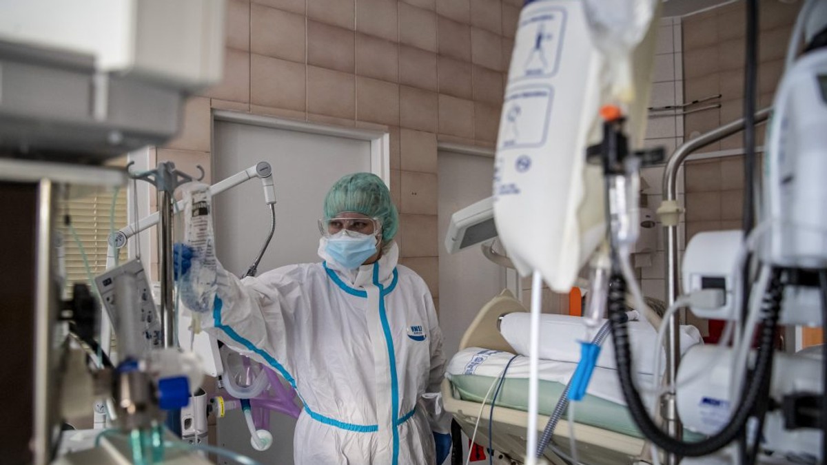 VIDEO Coronavirus în România azi, 18 august. Aproape 5.500 de cazuri noi, în ultimele 24 de ore