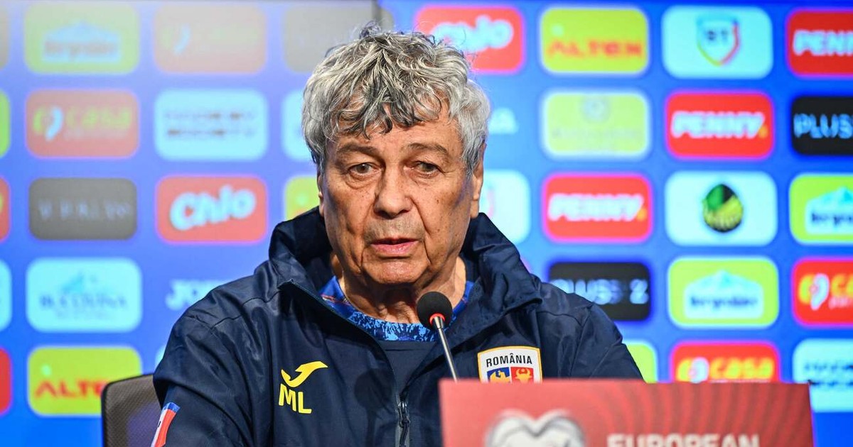 Mircea Lucescu şi-a încheiat al doilea și ultimul mandat de selecţioner pe 2 aprilie. Ultimul meci în care a stat pe banca naționalei a fost barajul cu Turcia, pierdut cu 0-1