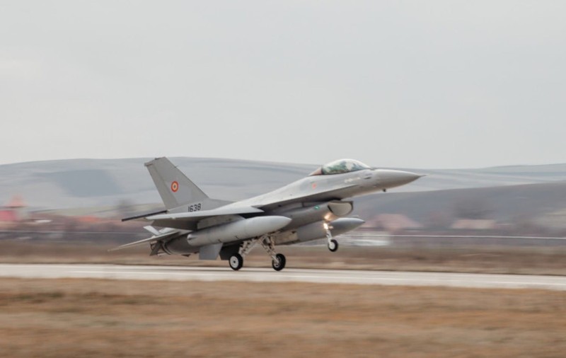 România a primit încă 3 avioane F-16 din Norvegia, dar restul vor veni cu întârziere, iar livrarea completă se termină în 2026. Care este motivul