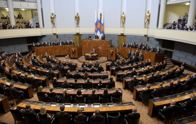 Parlamentul Finlandei a început dezbaterile privind aderarea țării la NATO. Avertismentul Rusiei
