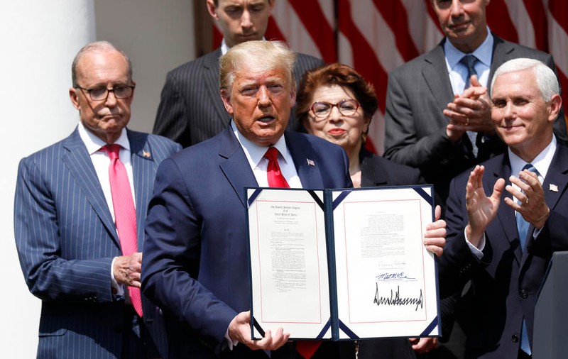 Trump, aspru criticat după ce a spus că George Floyd, bărbatul mort în custodia poliției, s-ar bucura ”de sus” pentru situația economică a SUA