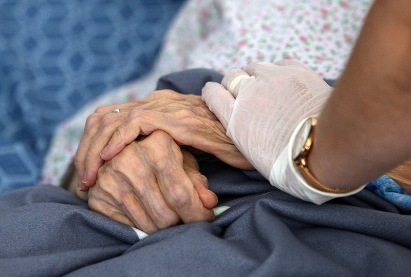 Personalul medical a fost alături de persoanele în vârstă din centre