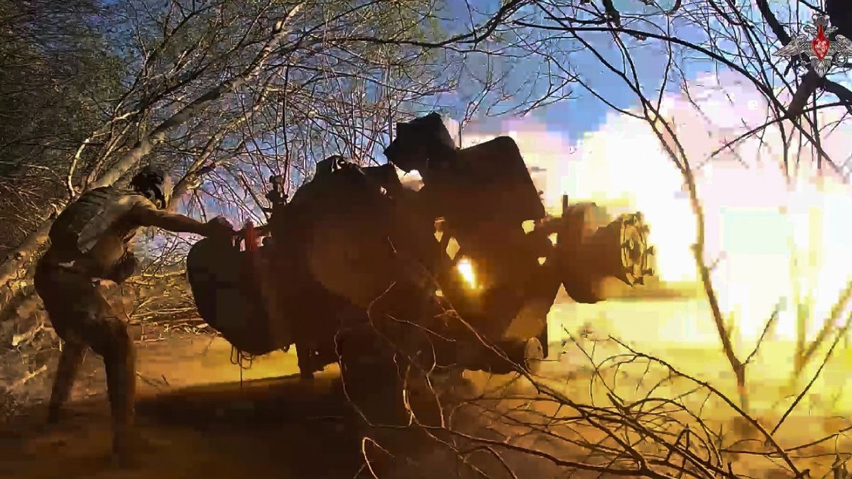 Soldat pe front , război, explozie
