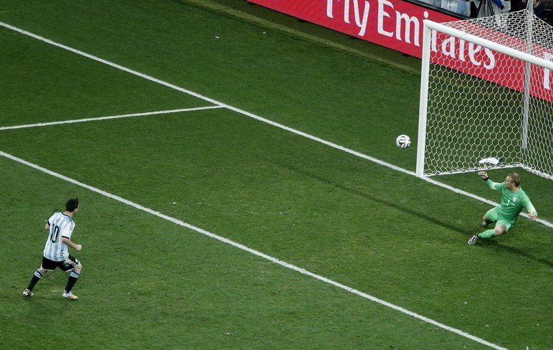 VIDEO / IREAL! Cel mai tare penalty din istoria fotbalului