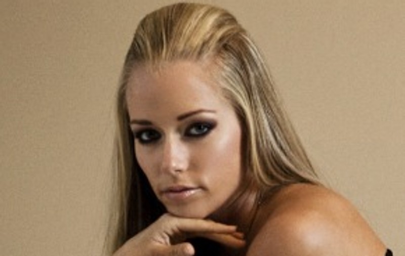 Iepuraşul Playboy Kendra Wilkinson alege Las Vegas pentru Valentine’s Day