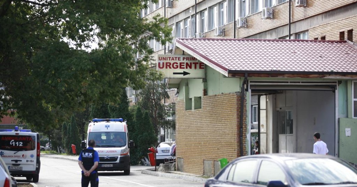 Un bărbat s-a aruncat în cap dintr-o secție a Spitalului Județean Buzău