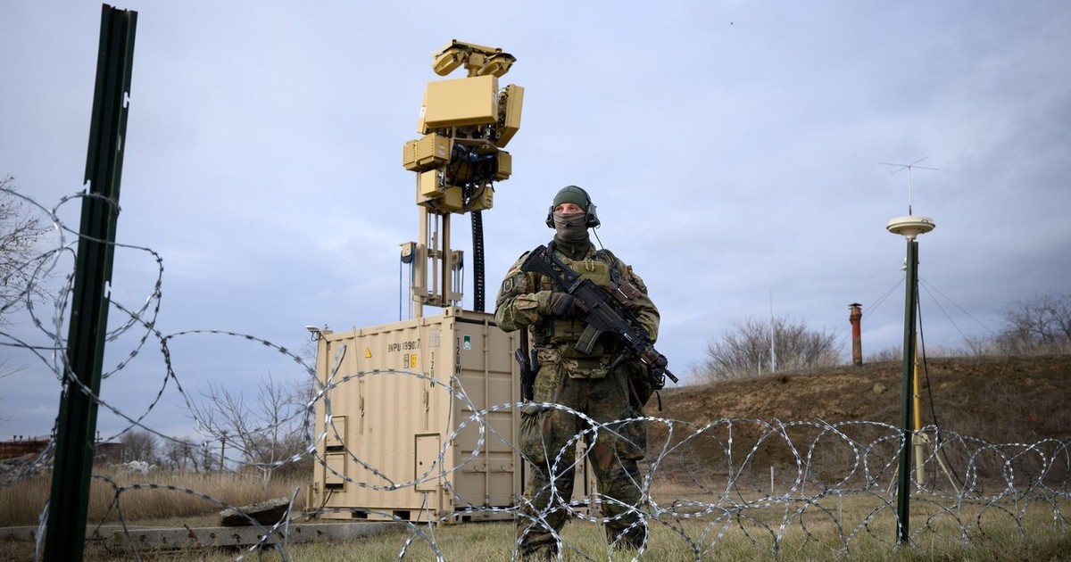 Soldat german la baza aeriană „Mihail Kogălniceanu” Foto: Profimedia