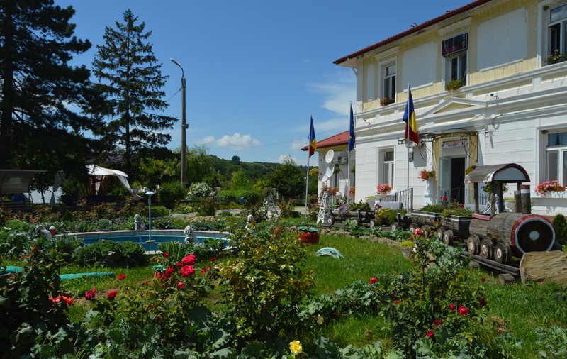 GALERIE FOTO/ Paradoxul Vaslui. Cel mai bogat cămin de stat pentru bătrâni se află în cel mai sărac județ. Sunt condiții ca-n Germania!