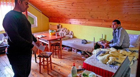 Muncitorii arabi au trăit în ultimele luni din ajutoare FOTO: Vlad Chirea