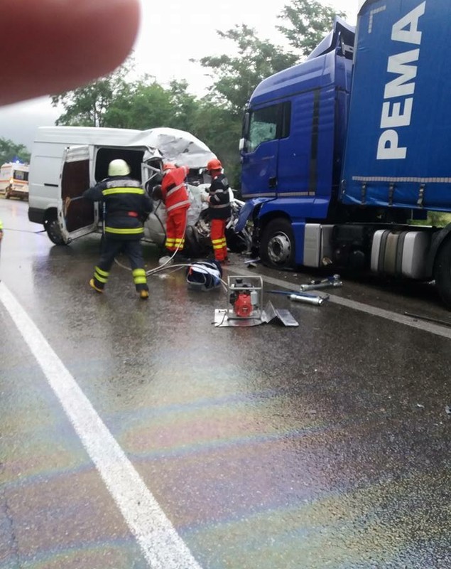 UPDATE: Două tinere din Pakistan, printre victimele accidentului sângeros de pe Valea Oltului